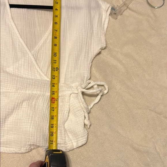 Old Navy White Wrap Top Extra Small XS - Picture 10 of 10